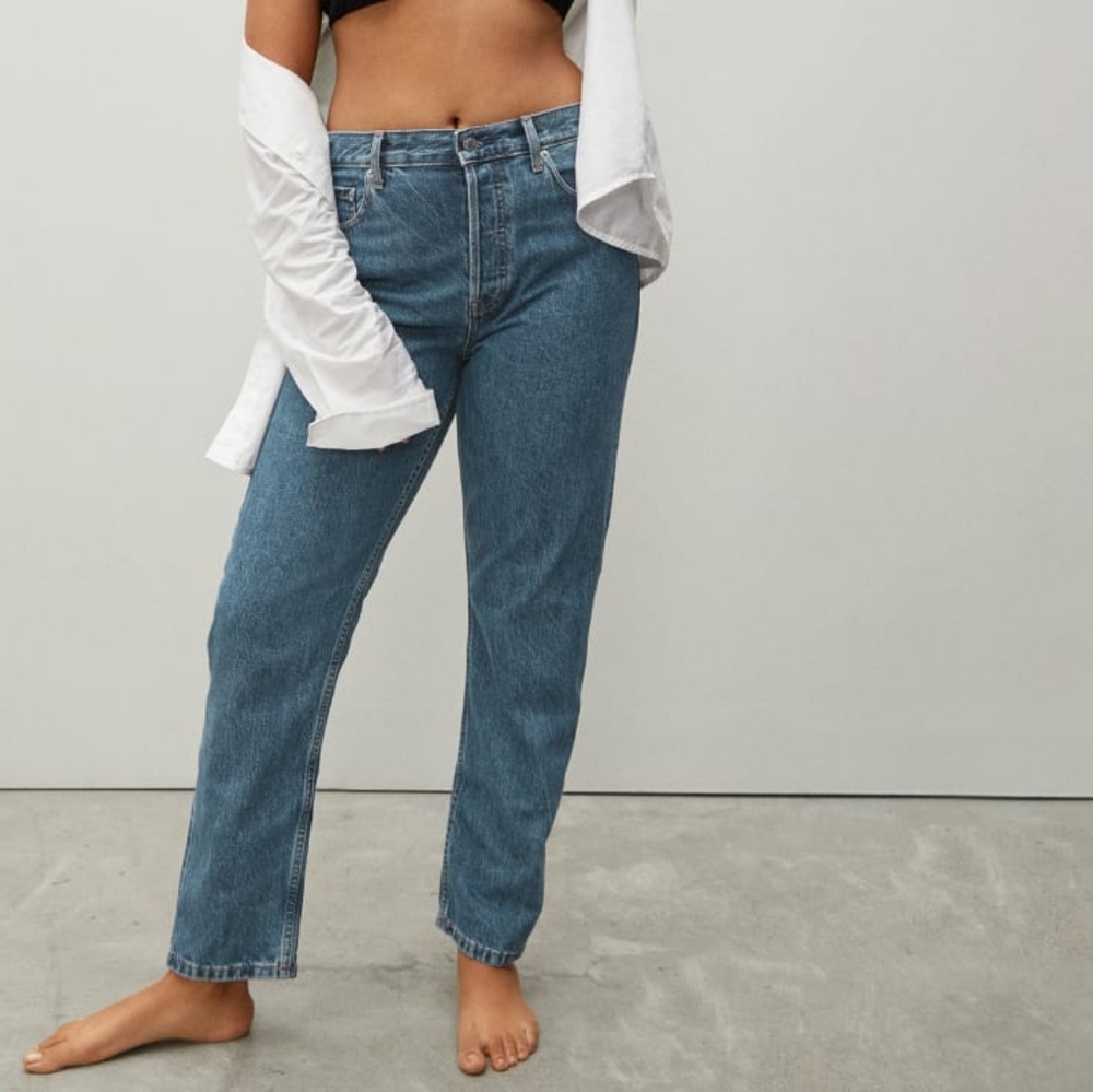 EVERLANE The 90s Cheeky Jean